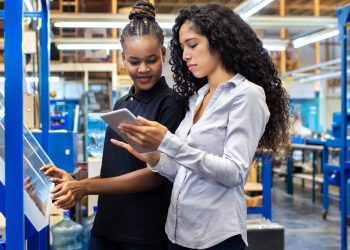 For engineers, asking for assist at work is influenced by gender