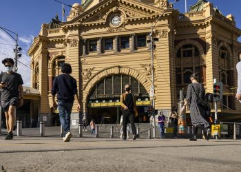 Part-time work holds girls again from government positions and accentuates gender pay hole: new information