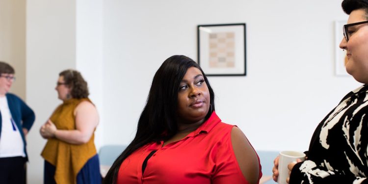 Ethnic minority staff earn a lot lower than white counterparts throughout the identical agency – new findings