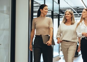 From Canada to Europe, survey reveals the challenges dealing with girls leaders