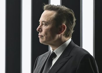 Elon Musk’s archaic administration fashion prioritizes revenue over individuals