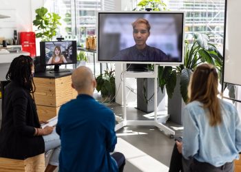 Remote work has made growing relationships with colleagues tougher – this is what staff and managers want now