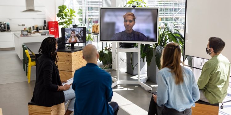 Remote work has made growing relationships with colleagues tougher – this is what staff and managers want now