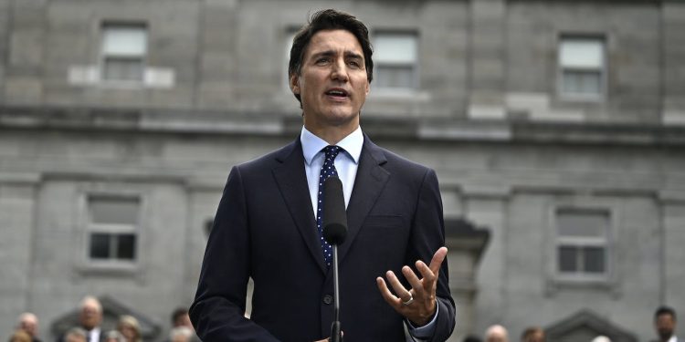 Divorce and separation can have important impacts on enterprise and political leaders